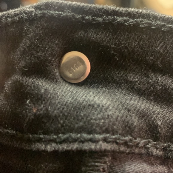 541 Levi’s 42x32 - Picture 5 of 5